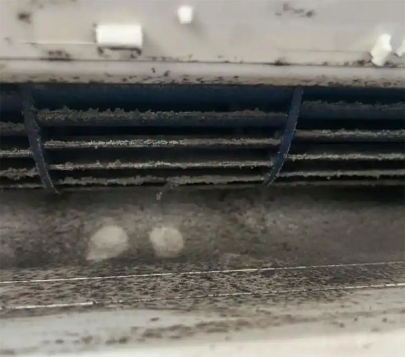 道孚空调吹的风有股烧焦味是怎么回事